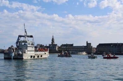 Déploiement d’un câble sous-marin pour relier l’île de Batz au continent